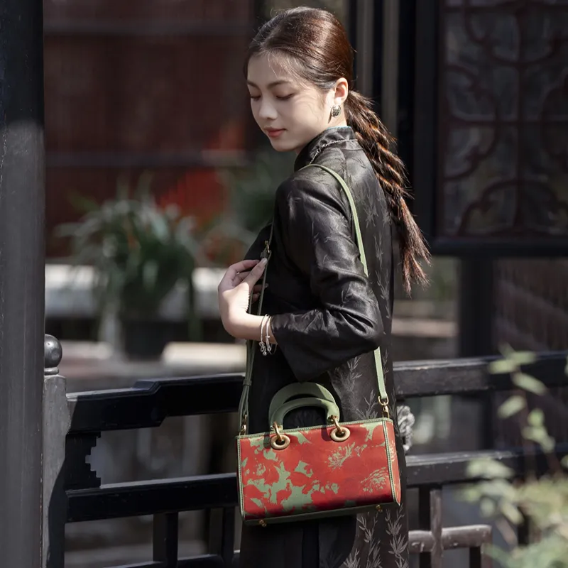 Liang Jin Ji 100% Mulberry Silk One Shoulder Handbag Medium Size Women's Multicolor-17
