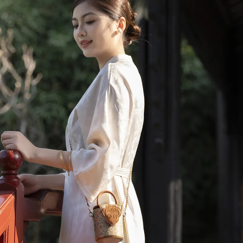 Liang Jin Ji Mulberry Silk Shoulder Bag, Crossbody Bag, Handbag Mini Women's Red/Pink/Apricot-17