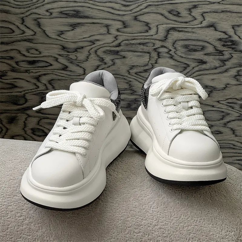 MOMGOG Low Top Skateboard Shoes Unisex-2