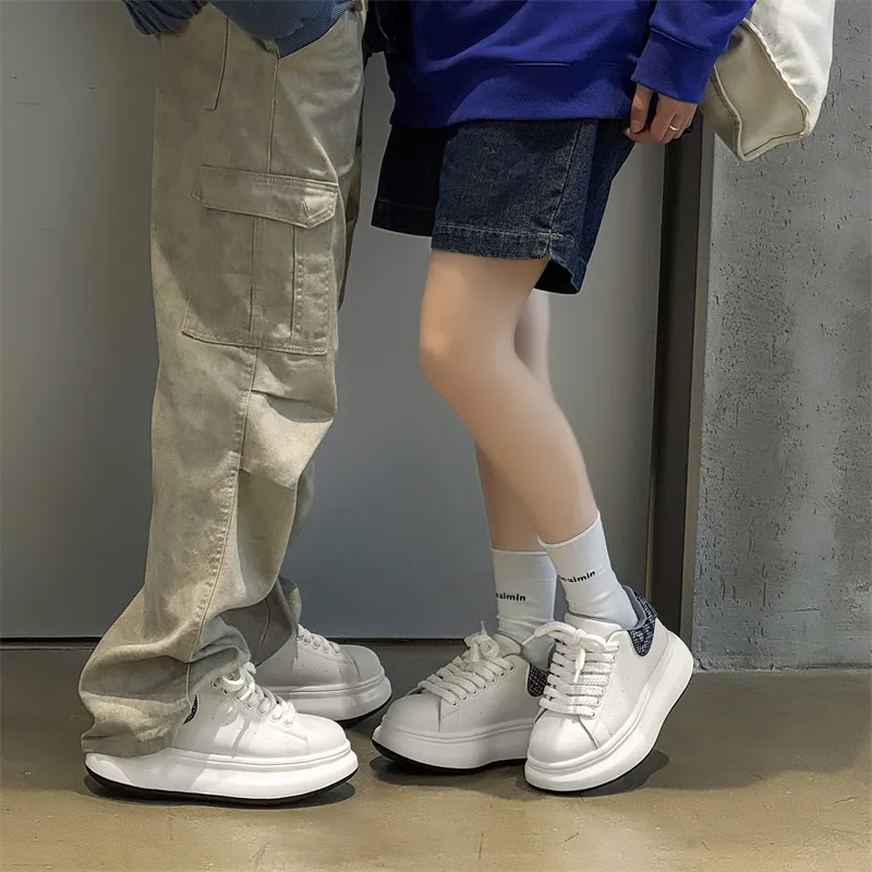 MOMGOG Low Top Skateboard Shoes Unisex-12