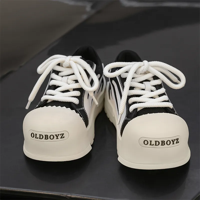 MOMGOG Low Top Casual Shoes Unisex Black White-3
