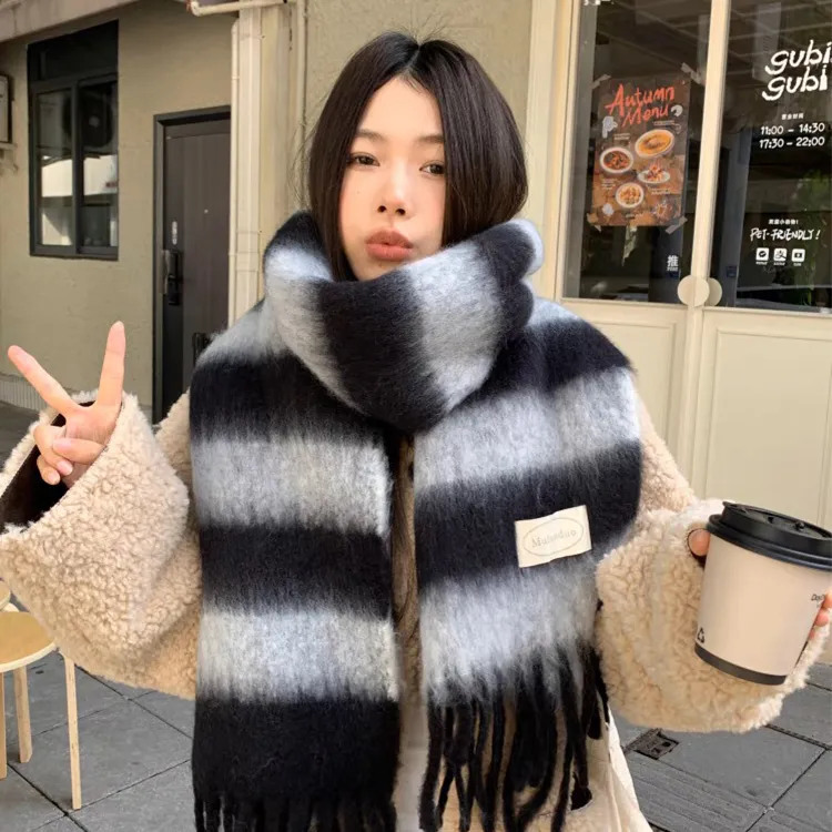 Lanza Knit Scarves Unisex-1