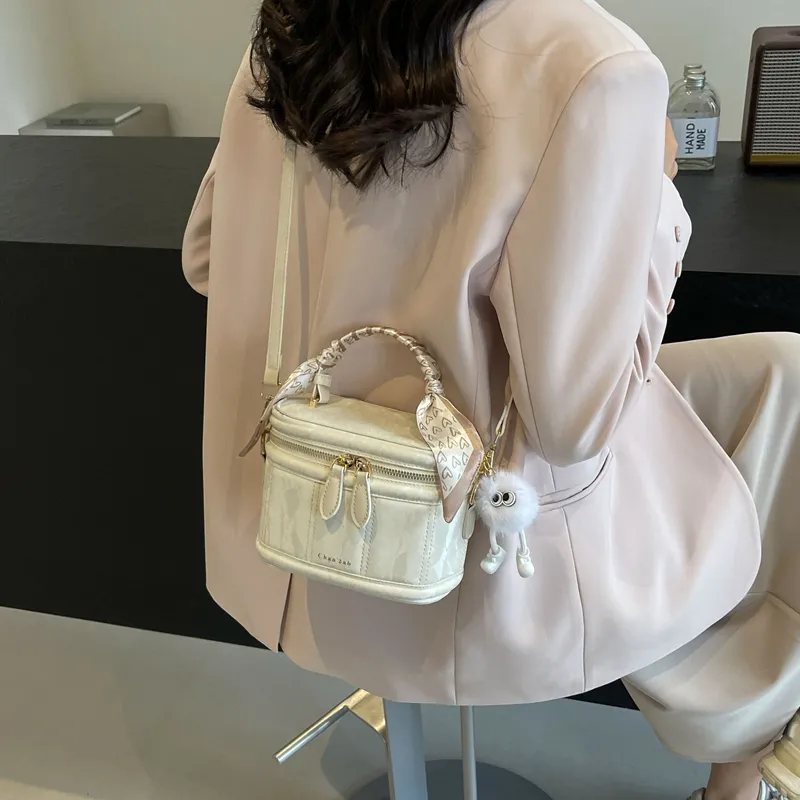 Miss Angel PU Handbag Regular Women's White/Black/Pink-5