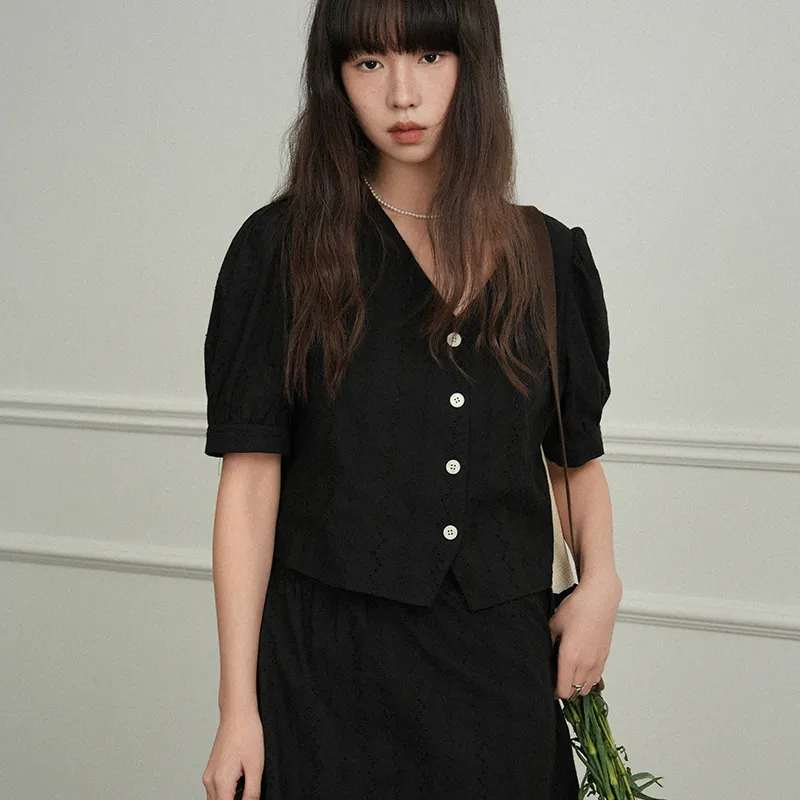 JESSYLINE Shirts Women's Black-3