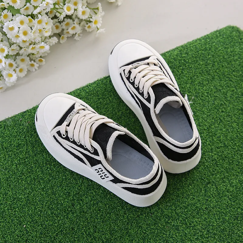 BANWEIDIYA Lightweight Breathable Height Increasing Low Top Skateboard Shoes Women's-1