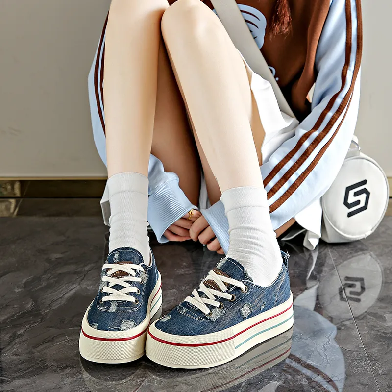 BANWEIDIYA Low Top Skateboard Shoes Women's-3