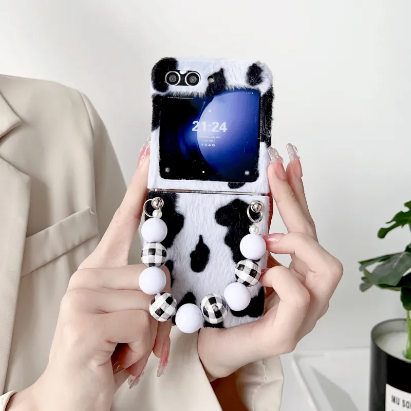ZHUOJI Plush Material Cow Pattern Bracelet Foldable Phone Case Compatible With Huawei Pocket2-1