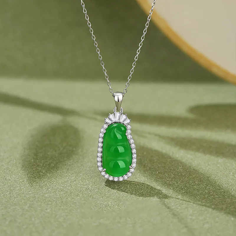 FR Chalcedony Necklaces Women's-1