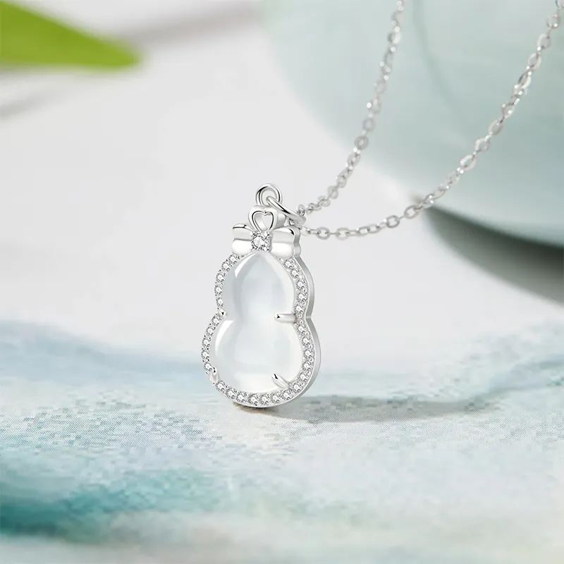 FR Chalcedony Necklaces Women's-3