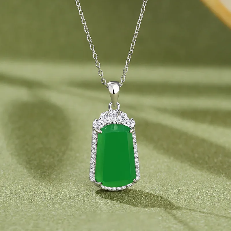 FR Chalcedony Necklaces Women's-1