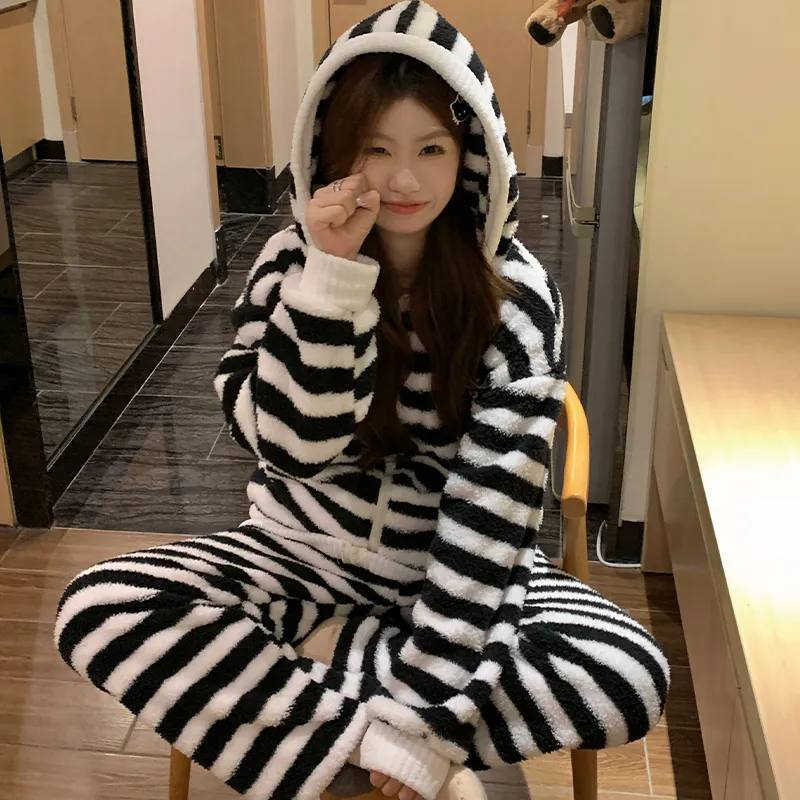 Sleeping Beauty Pajama Set Women's Image Color-1