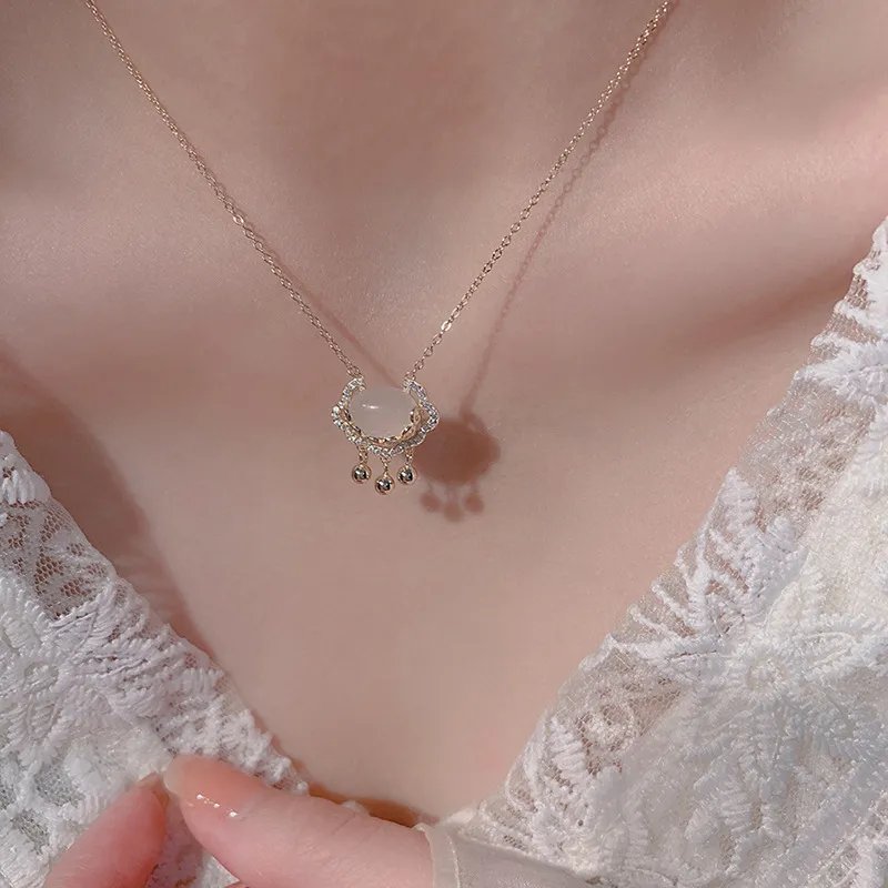 JUICY GRAPE Chalcedony Necklaces Women's-11