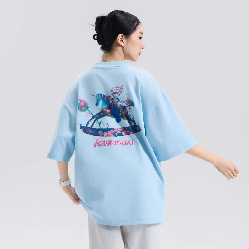 Kawasaki x SHENZHENYISHUJIAHUYUNFENGFENGZIMU LIANMINGKUAN T Shirt Unisex Sky Blue-6