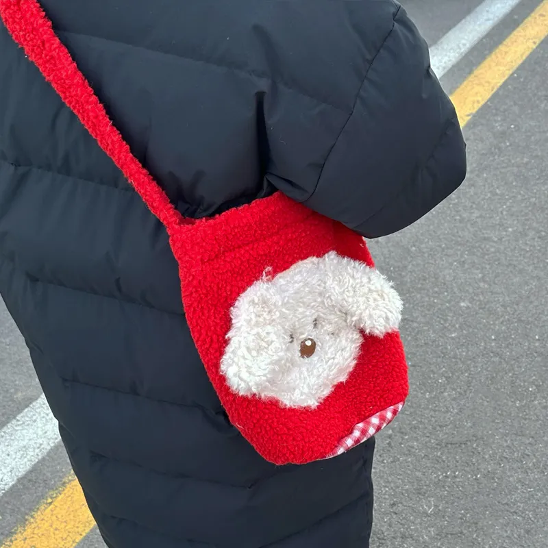 SUN ERATH&U Lambswool Crossbody Bag Women's Red Puppy-1