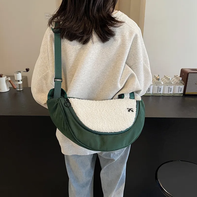 SUN ERATH&U Plush Cloth Shoulder Bag Regular Women's Multicolor-13