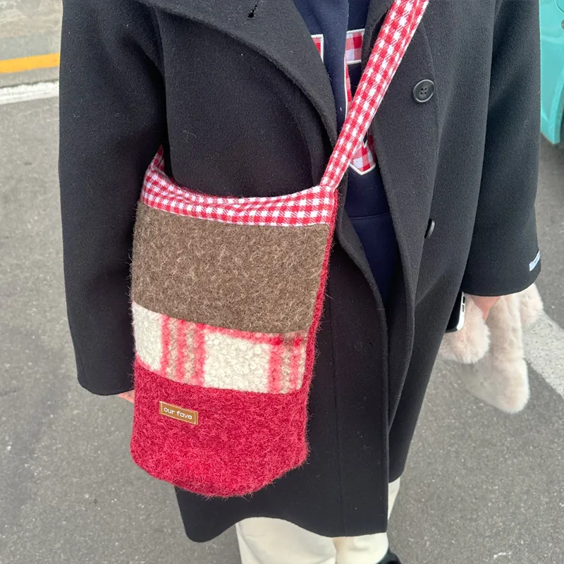 SUN ERATH&U Woolen Shoulder Bag Crossbody Bag Women's Green Red-3