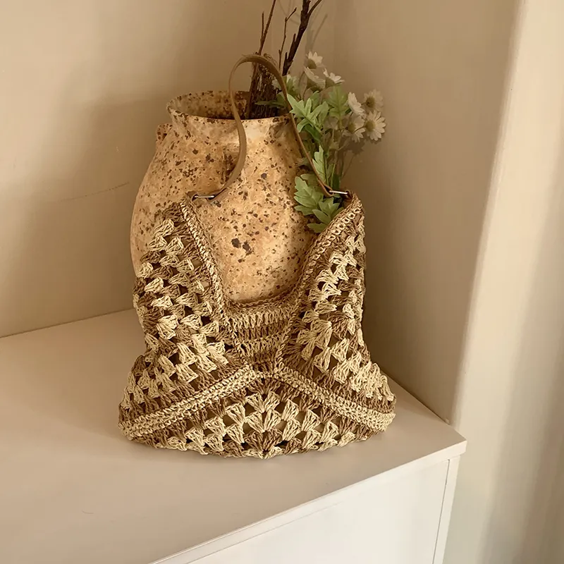 SUN EARTH &U PU With Straw Woven Shoulder Bag Women's Black/Khaki-4