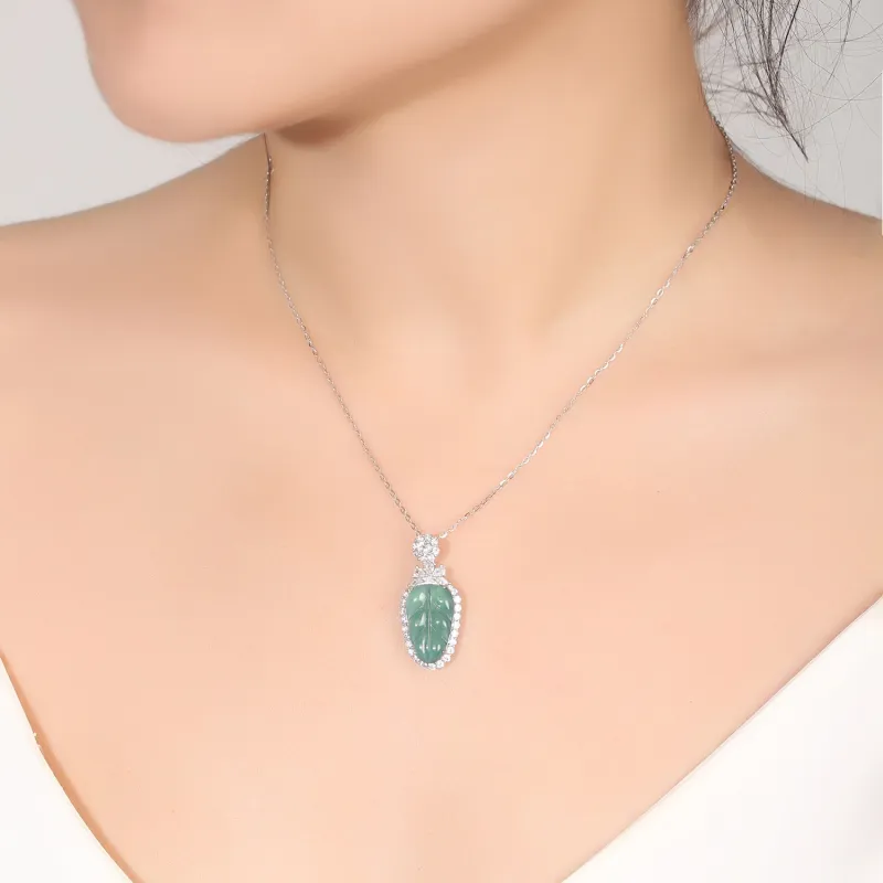 Green Craftsman Ice Glutinous Necklaces Women's-1