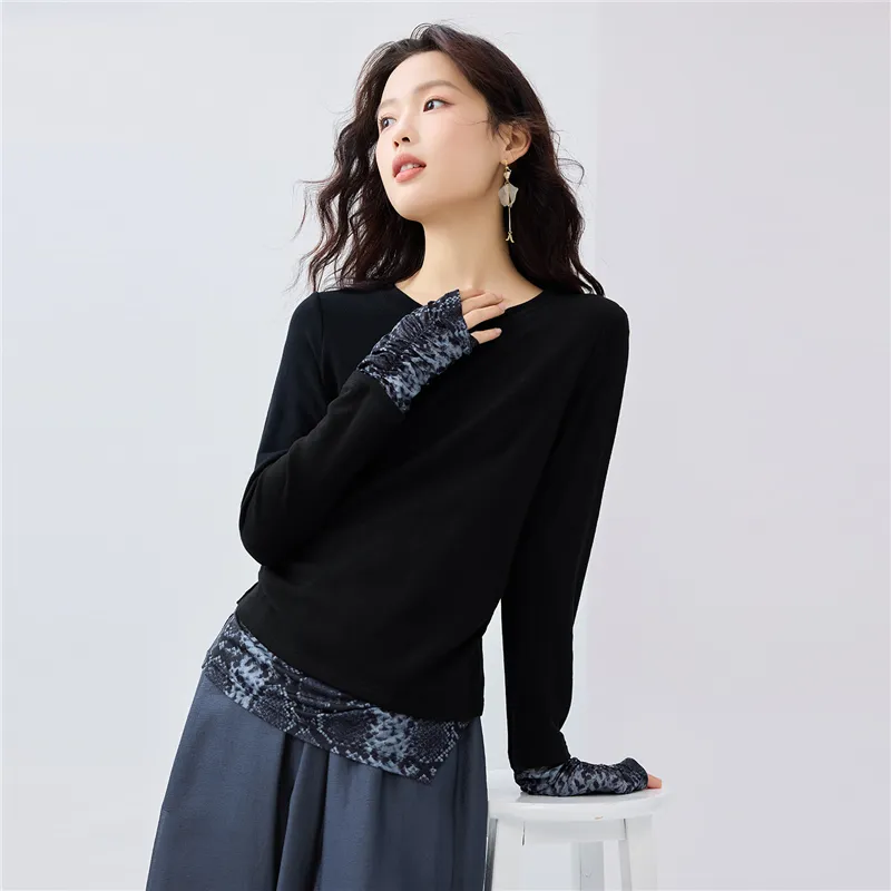 UNIQLO Regular T Shirt Women's Snakeskin Print Black-2