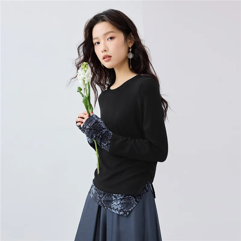 UNIQLO Regular T Shirt Women's Snakeskin Print Black-3