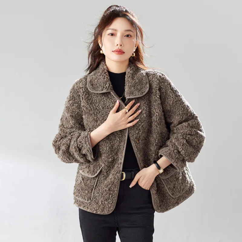 TERRE BLEUE Velvet feel Coat Women's Beige-9
