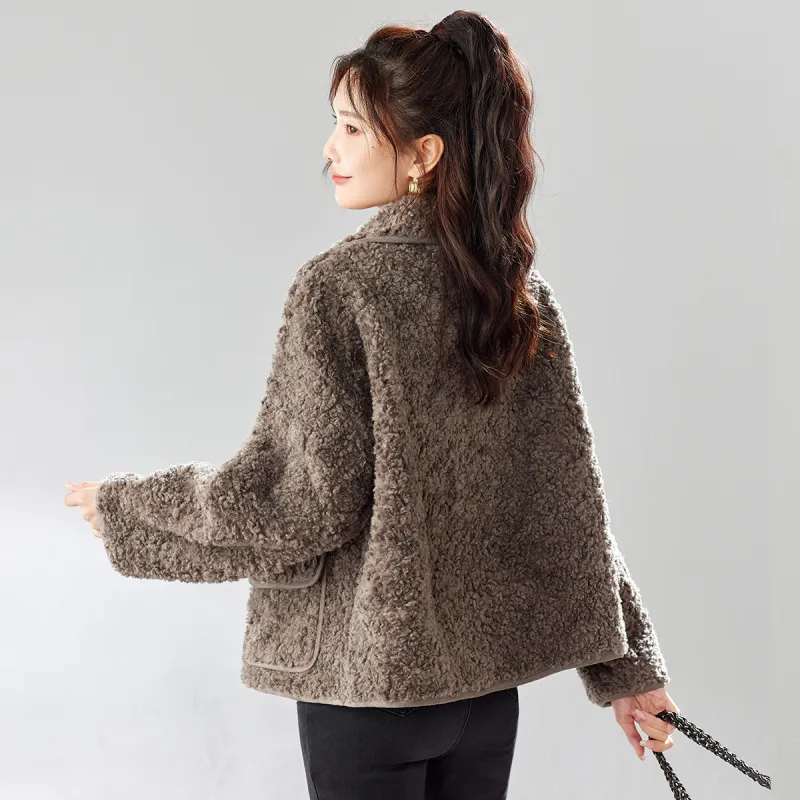 TERRE BLEUE Velvet feel Coat Women's Beige-10