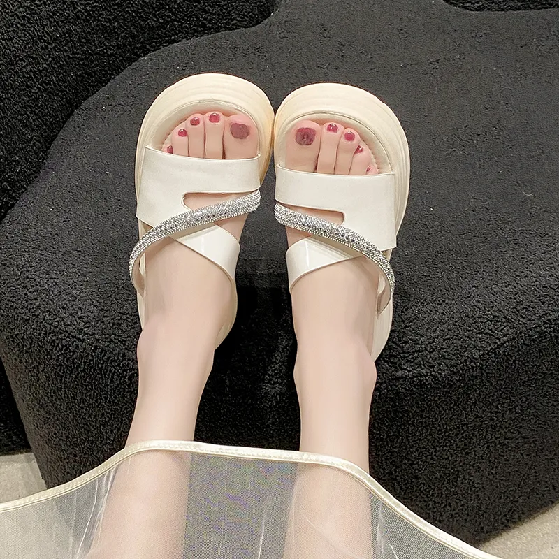 Alxnan Rhinestone Slip Resistant Slide Slippers Women's-1