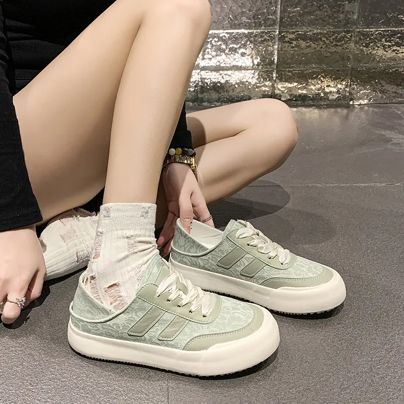 Alxnan Low Top Skateboard Shoes Women's-8