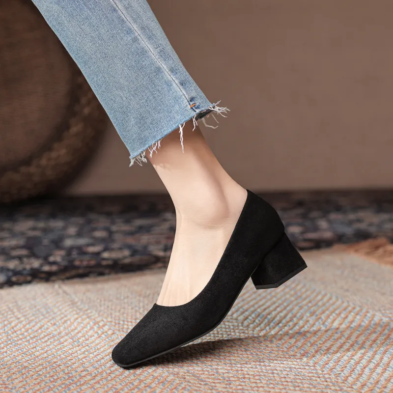 Alxnan Chunky Heel High Heels Women's Black-4