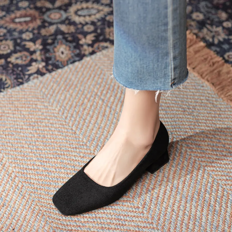 Alxnan Chunky Heel High Heels Women's Black-5