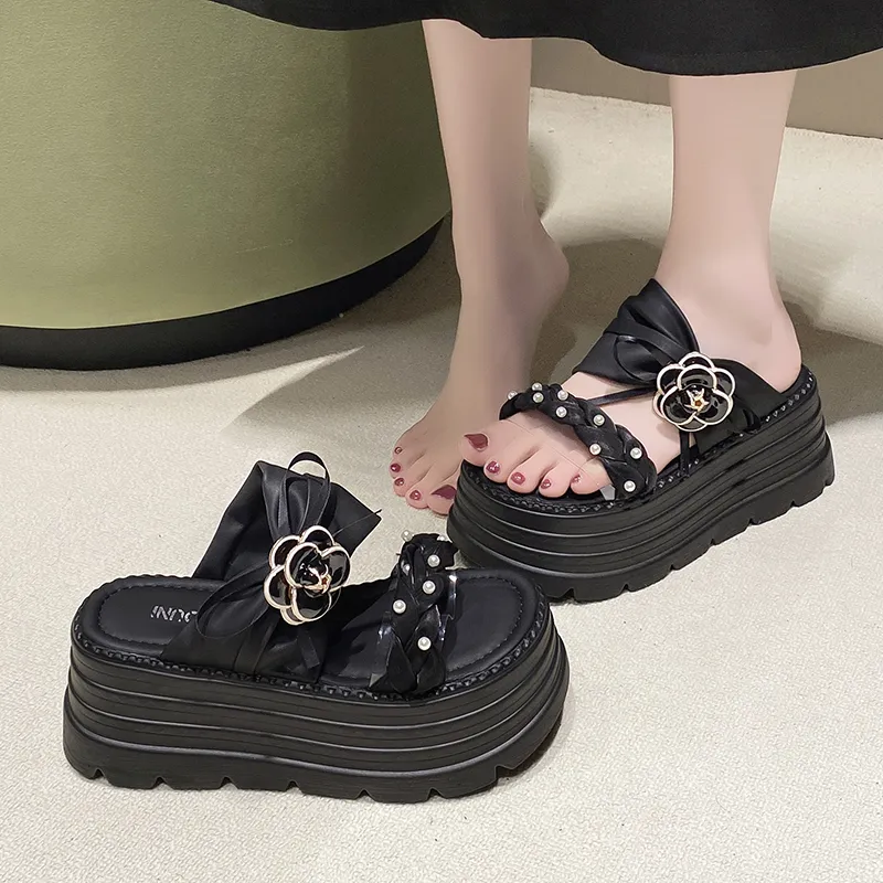 Alxnan Slip Resistant Slide Slippers Women's-1