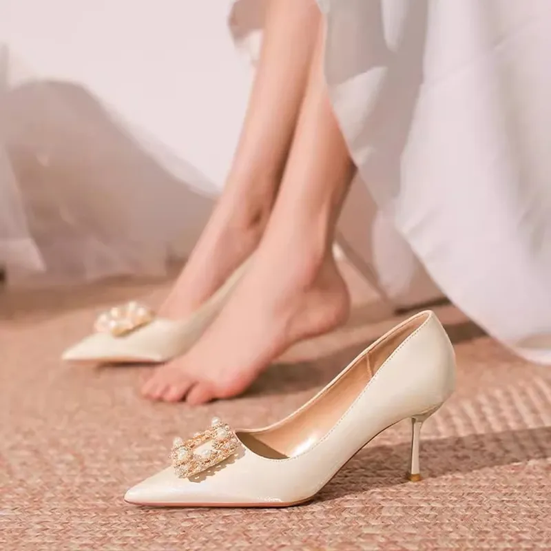Alxnan Slim Heel High Heels Women's Ecru Box-1