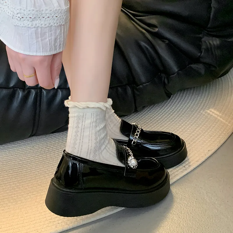 Alxnan Loafers Women's Black-2