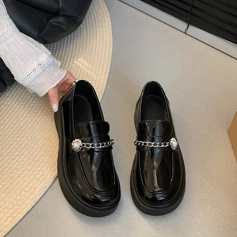 Alxnan Loafers Women's Black-12