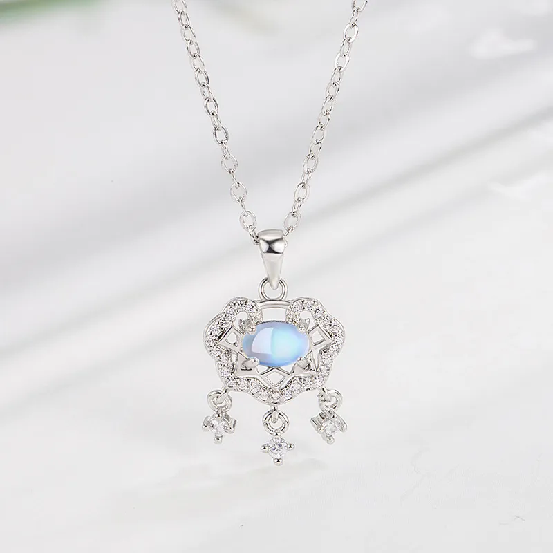 WINGSTOP Glass Cat Eye Necklaces Women's-1