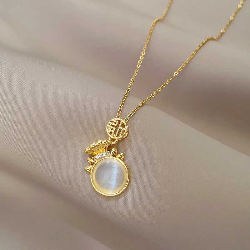 WINGSTOP Glass Cat Eye Necklaces Women's-2