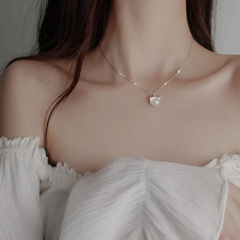 WINGSTOP Glass Cat Eye Necklaces Women's-1