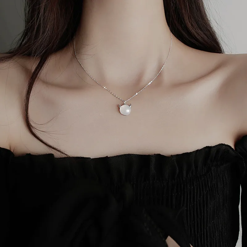 WINGSTOP Glass Cat Eye Necklaces Women's-2
