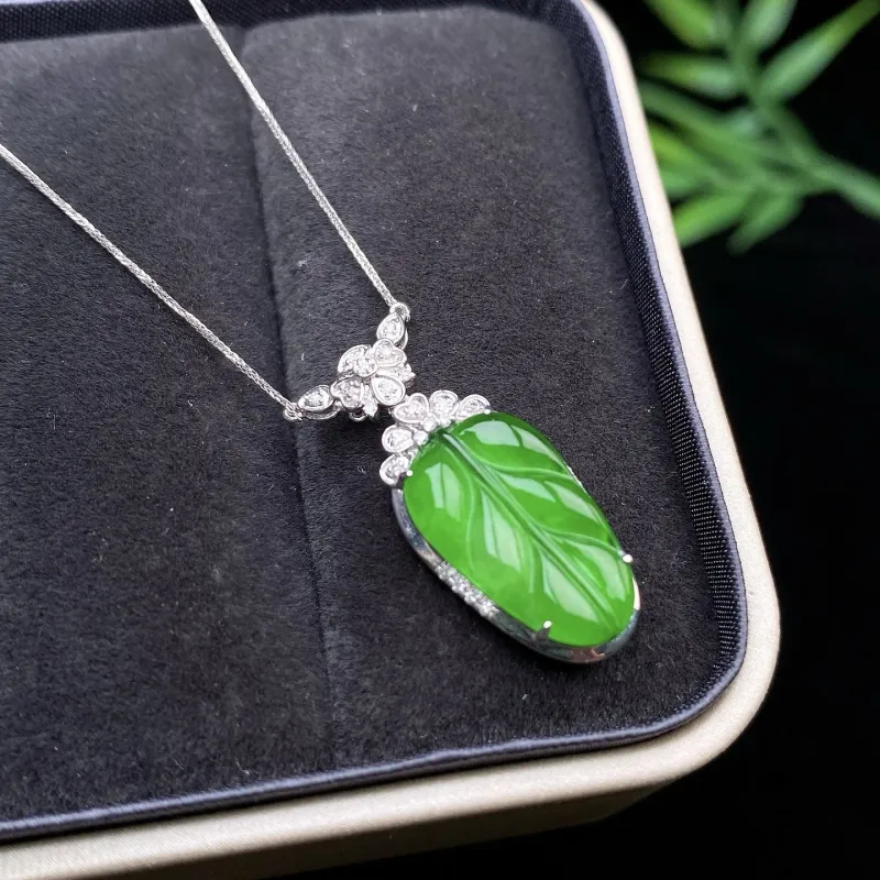 Qihua Ice Type Jadeite Necklaces Women's-2