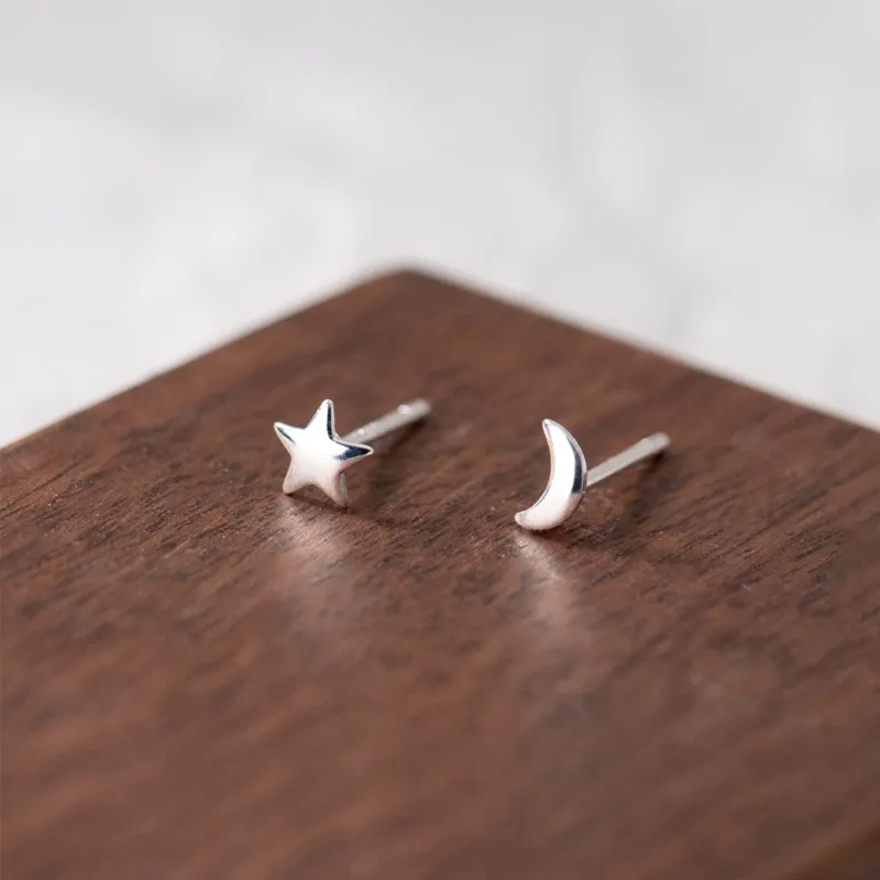 Blooming Petals S925 Silver Stud Earrings Unisex-1