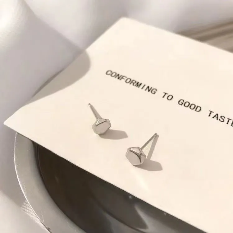 UX Cool And Refreshing Stud Earrings Unisex-4