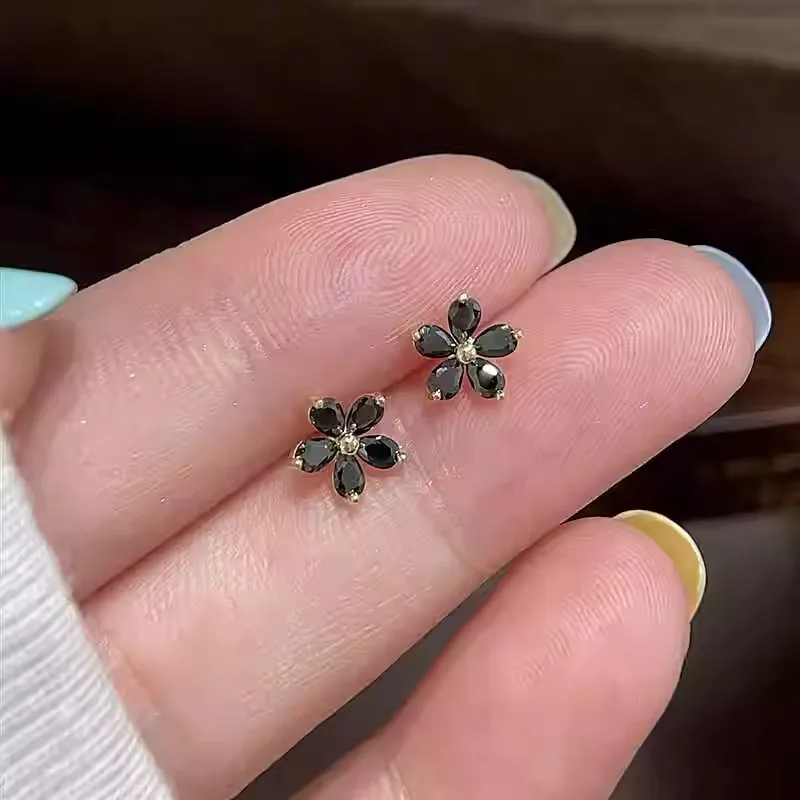 UX Refined And Compact Stud Earrings Women's-3