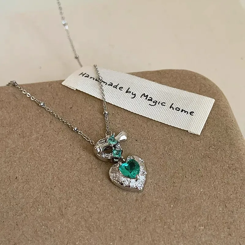 Barbie Copper Necklaces Women's-4