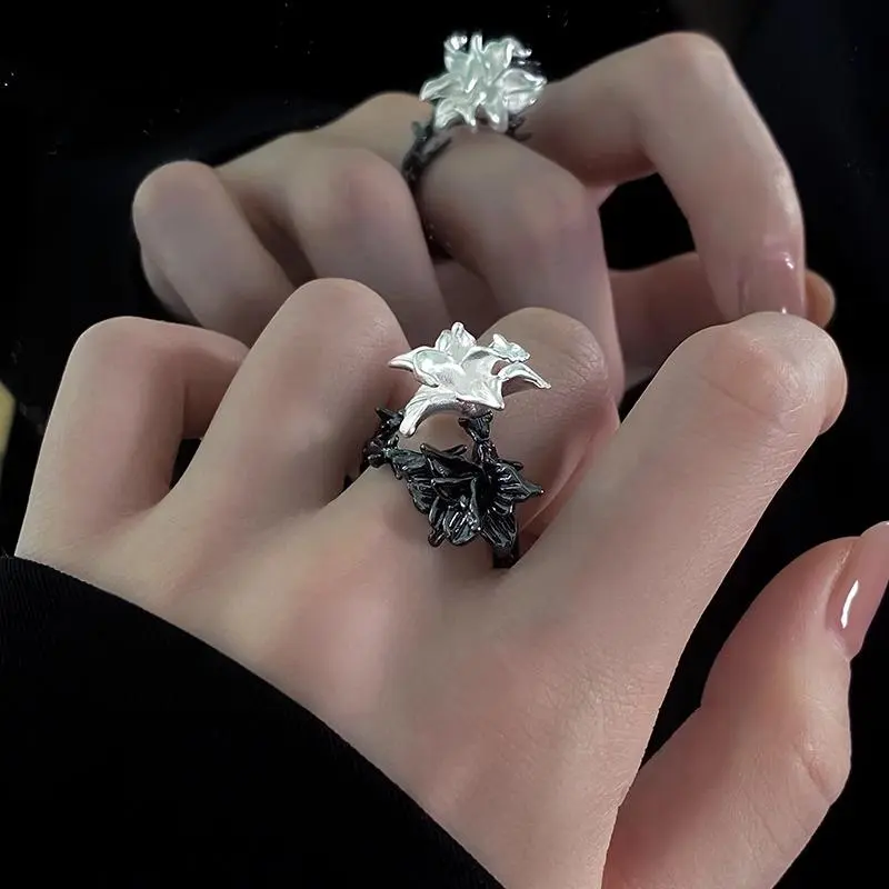 Barbie Alloy Rings Unisex Black White-1