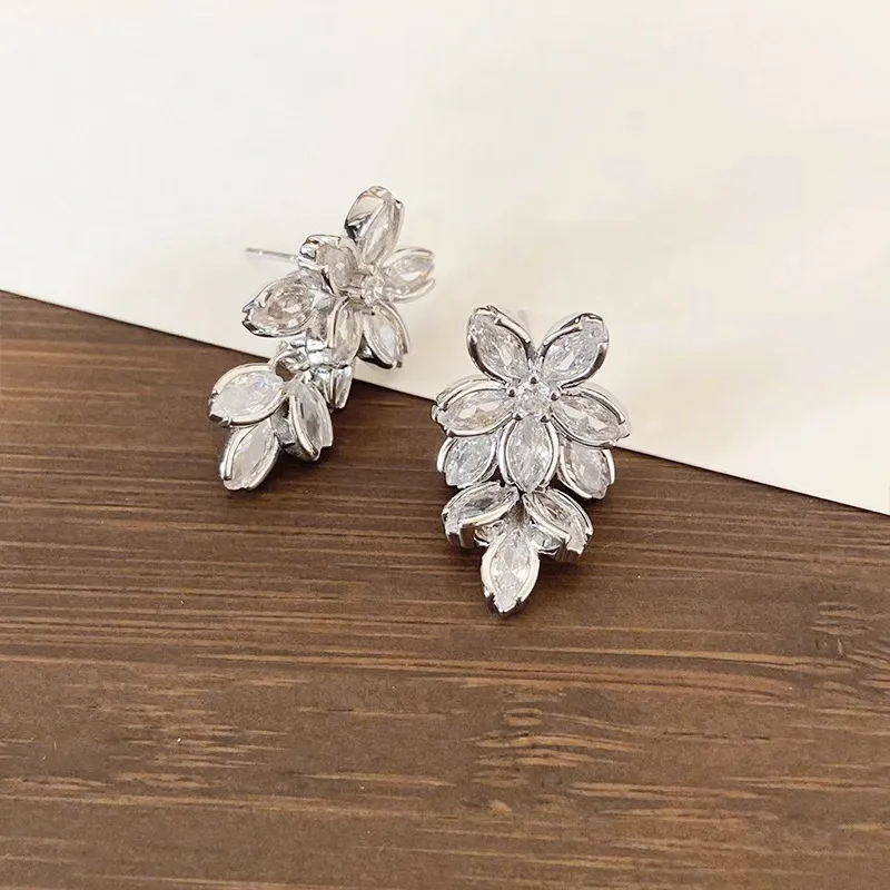 TUTAE Alloy Necklaces Women's Silver-1