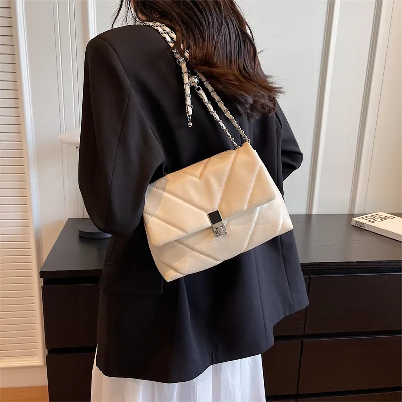Single Warehouse PU Shoulder Bag Regular Women's Black/White/Ecru-3