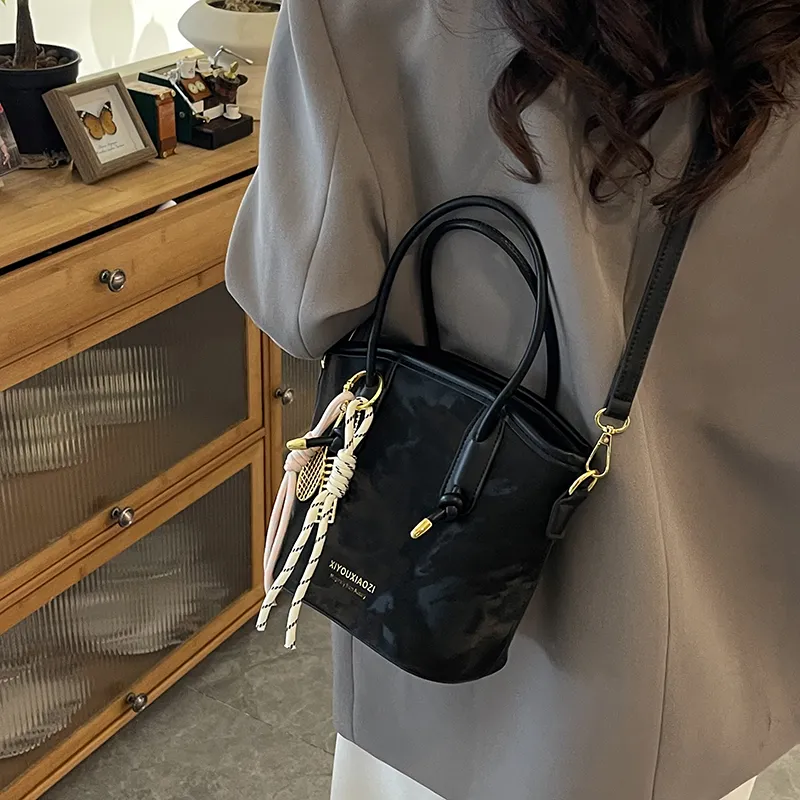 Single Warehouse PU Shoulder Bag Regular Women's Ecru/Silver/Green/Pink/Black-30