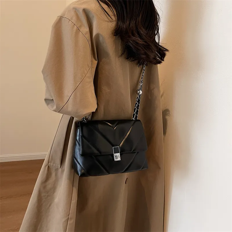 Single Warehouse PU Shoulder Bag Regular Women's Black/White/Ecru-12