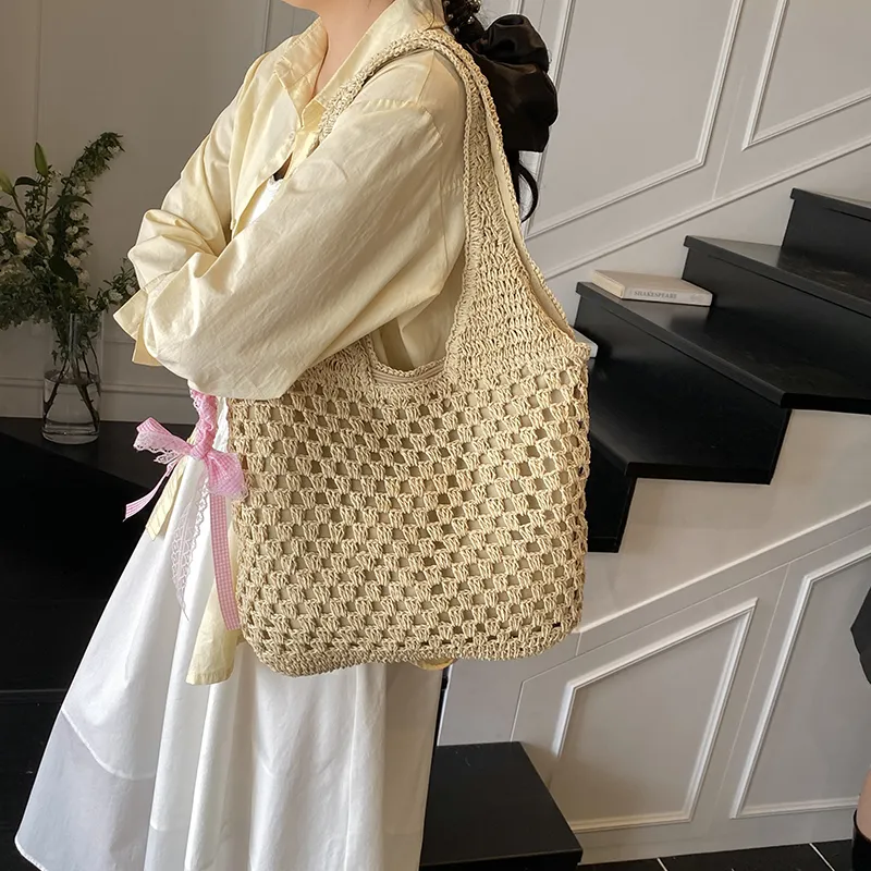 Single Warehouse Straw Woven Shoulder Bag Regular Women's Ecru/Khaki-1