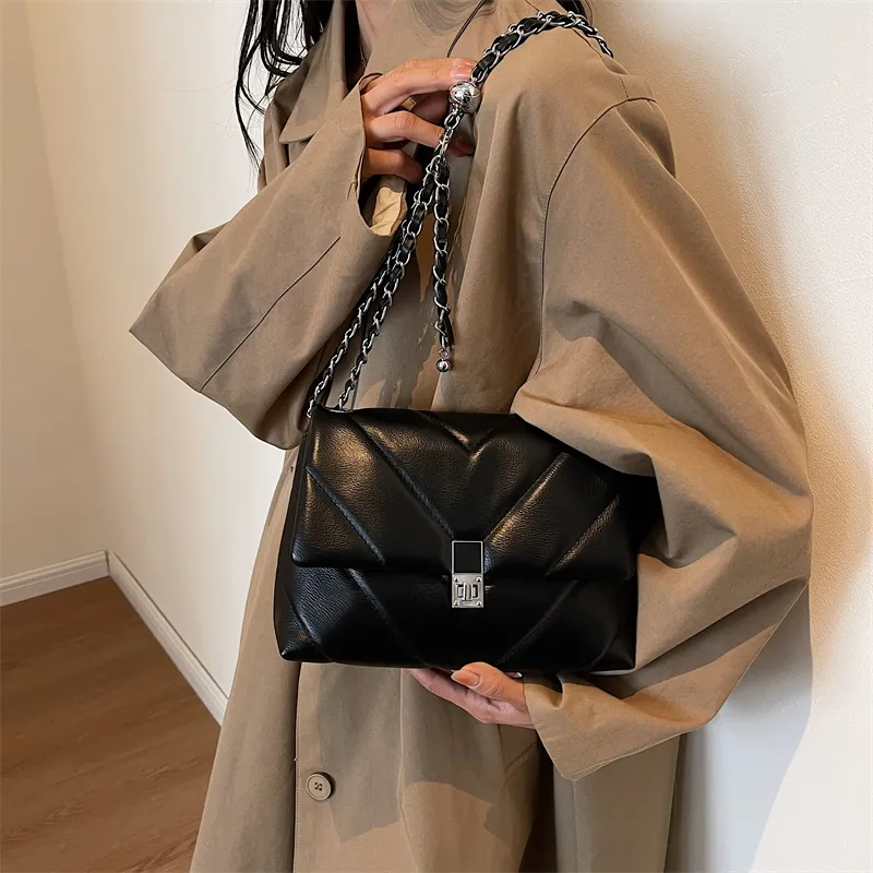Single Warehouse PU Shoulder Bag Regular Women's Black/White/Ecru-15